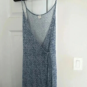 Volcom wrap dress size XS